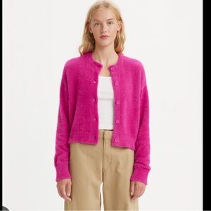 NWOT Levi’s sweater size medium